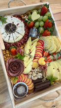 Carregar imagem no visualizador da galeria, Platter P/ 4pax Bandeja Pinus (24h Antec.) COD. 202115