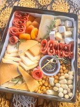 Carregar imagem no visualizador da galeria, Platter Box 2pax - Brie + Canastra (24h Antec.) Tam. 21x15 202101
