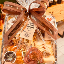 Carregar imagem no visualizador da galeria, Platter 2pax C/ Brie e Queijo Canastra Tam 25x25cm COD 202110