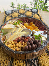 Carregar imagem no visualizador da galeria, Platter Redonda Mad. 2pax Brie + Canastra COD 202104
