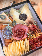 Carregar imagem no visualizador da galeria, Platter Box 2pax C/ Canastra - P (24h Antec.) Tam 22X20 COD202100