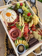 Carregar imagem no visualizador da galeria, Platter P/ 4pax Bandeja Pinus (24h Antec.) COD. 202115