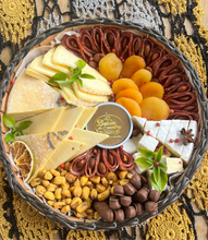 Carregar imagem no visualizador da galeria, Platter Redonda Mad. 2pax Brie + Canastra COD 202104