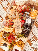Carregar imagem no visualizador da galeria, Platter Queijo na Caixa 8/10pax Canastra/Gorgonzola -Tam GG 50X25 (24h Antec.) COD 202116