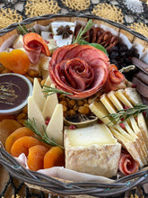 Carregar imagem no visualizador da galeria, Platter 2pax C/ Brie e Queijo Canastra Tam 25x25cm COD 202110