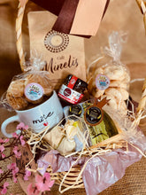 Carregar imagem no visualizador da galeria, Cesta Mãe c/ Cafezinho / (9 itens) COD.779900