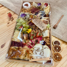 Carregar imagem no visualizador da galeria, Platter Queijo na Caixa 8/10pax Canastra/Gorgonzola -Tam GG 50X25 (24h Antec.) COD 202116