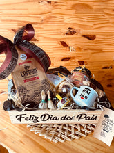 Carregar imagem no visualizador da galeria, Cesta Cafezin Gourmet - Dia dos Pais (10 Itens) COD 010805
