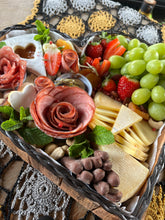 Carregar imagem no visualizador da galeria, Platter Coração 3pax C/ Queijo Canastra Tam G cod 202111
