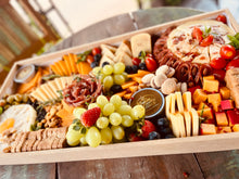 Carregar imagem no visualizador da galeria, Platter Queijo na Caixa 8/10pax Queijos Trufados -Tam GG 50X25 (24h Antec.) COD 202119
