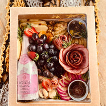 Carregar imagem no visualizador da galeria, PLatter Box 2pax C/ Mini Vinho ou Espumante - 24H de antecedencia COD 202102
