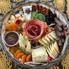 Carregar imagem no visualizador da galeria, Platter 2pax C/ Brie e Queijo Canastra Tam 25x25cm COD 202110
