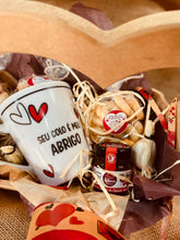 Carregar imagem no visualizador da galeria, Cesta - Xícara e Amor (9 itens) COD.120613
